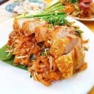 ผัดไทยหมูกรอบ แม่ครัวใหญ่