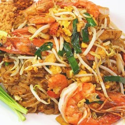 ผัดไทยกุ้งเด้ง แม่ครัวใหญ่