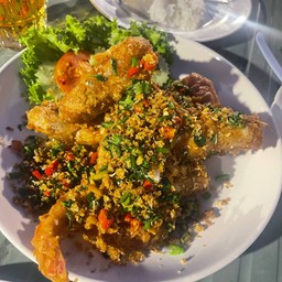 กุ้งสดมากตัวใหญ่