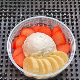 กรีก สตรอว์เบอรี่และกล้วยหอม