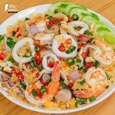 ข้าวผัดทะเล แม่ครัวใหญ่
