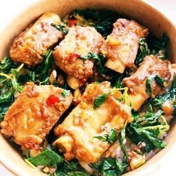 กะเพราซี่โครงหมูตุ๋น แม่ครัวใหญ่