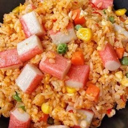 ข้าวผัดถาด ปูอัด แม่ครัวใหญ่