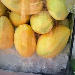 ร้านผลไม้ แม่สำรวย