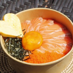 ข้าวหน้าปลาแซลมอน  Salmon Don