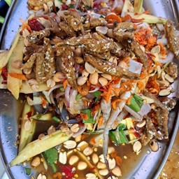 ยำมะม่วง ปลากรอบ ปลาร้า