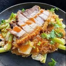 สุกี้หมูกรอบ โบราณ แม่ครัวใหญ่
