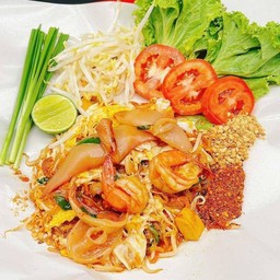 ผัดไทยทะเล แม่ครัวใหญ่