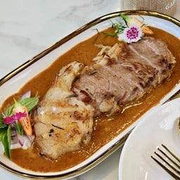 ศรีกัมพล restaurant กาญจนบุรี