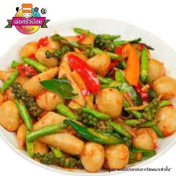 ผักฉ่า ลูกชิ้นปลา ราดข้าว