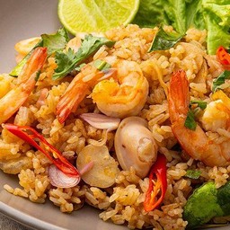 ข้าวผัดต้มยำทะเล