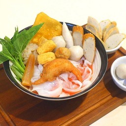 เย็นตาโฟกุ้งกรอบ Crispy Fried Shrimp Yentafo
