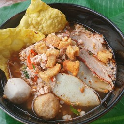 ก๋วยเต๋ยวต้มยำมะนาวสดกากหมู