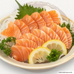 ซาชิมิแซลมอนสด M