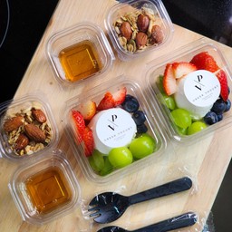 Set จับคู่ กรีกโยเกิร์ต 60 g + กราโนล่า !! แถมฟรี น้ำผึ้ง