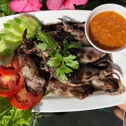 หมึกผัดน้ำดำ