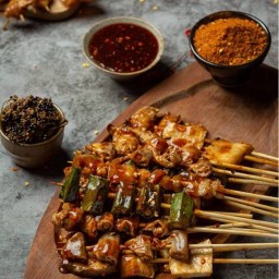 หม่าล่าข้างทาง -สันคะยอม