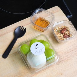 กรีกโยเกิร์ต  60 g x กราโนล่า + องุ่นไซมัสคัส !! แถมฟรี น้ำผึ้ง