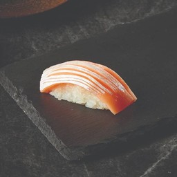 ซูชิท้องปลาแซลมอน