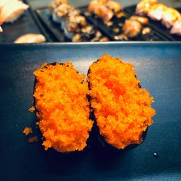 ซูชิไข่กุ้งส้ม