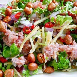 ยำแหนมหมูทรงเครื่อง