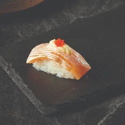 ซูชิท้องปลาแซลมอนย่างไฟ