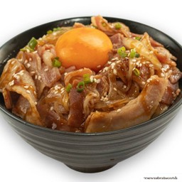 ข้าวหน้าเบคอนซอสญี่ปุ่น