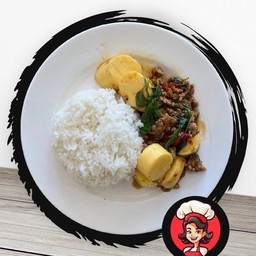 ข้าวราดกระเพราเต้าหู้หมูสับ