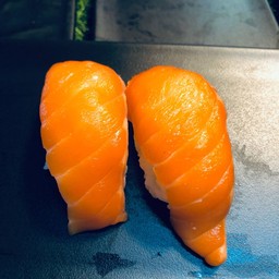 ซูชิแซลมอนสด