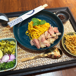 ข้าวซอยผัดแห้งเนื้อตุ๋น - แม่บัว