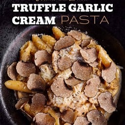 พาสต้าทรัฟเฟิลการ์ลิคครีม