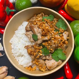 ข้าวหมูกระเทียม