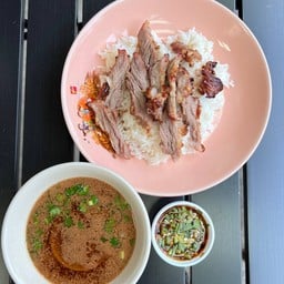 ก๋วยเตี๋ยวเรือ By กะเทยลุยไฟ