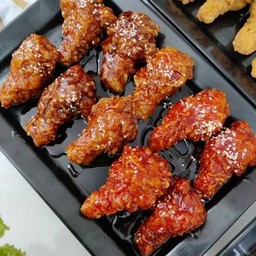 วิงส์ซอสเผ็ดคูณ2  (ซอสเผ็ดเกาหลี) 3 ชิ้น