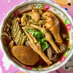 ก๋วยเตี๋ยวไก่มะระ