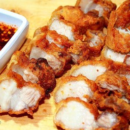 สามชั้นทอดน้ำปลา