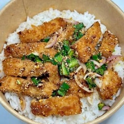 ต้มยำ ข้าวกะเพรา กับข้าว