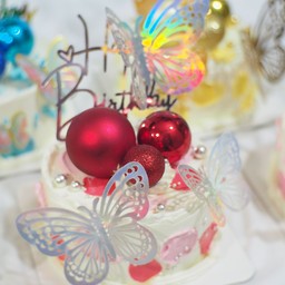 เค้กวันเกิดผีเสื้อ บอลแดง  ไม่รับเขียนข้อความเพิ่ม
