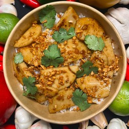 ข้าวหมูยอกระเทียม