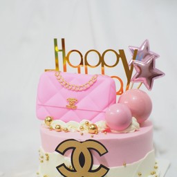 เค้กกระเป๋าแบรนด์เนมสีชมพู ครึ่งปอนด์ไม่รับเขียนข้อความเพิ่ม