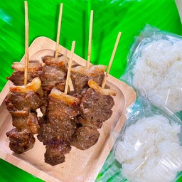 หมูปิ้งโบราณข้าวเหนียวใบเตย น้องไออุ่น
