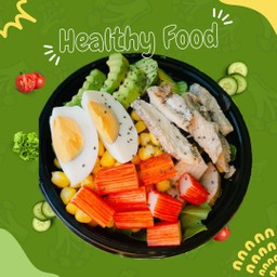 สลัดอกไก่+ปูอัด+ไข่ต้ม+อโวคาโด