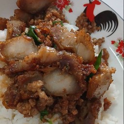 ข้าวกะเพราหมูทอด