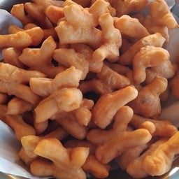 ปาท่องโก๋ 3 ชิ้น 10 บาท