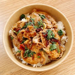 ข้าวกะเพราหมูสไลซ์