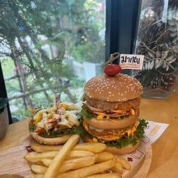 แฮมเบอเกอร์หมู,ไก่ชีส