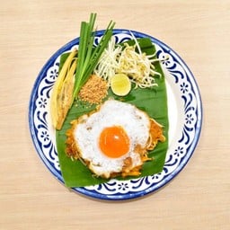 ผัดไทยไข่เยิ้ม