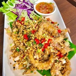 กั้งแก้วทอดราดพริกเกลือ