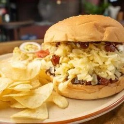 Cheddar Cheese&Branston Pickle Sandwich