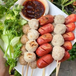 โปรเด็ด!! ลูกชิ้นปิ้ง 10 ไม้ ฟรี 1 ไม้